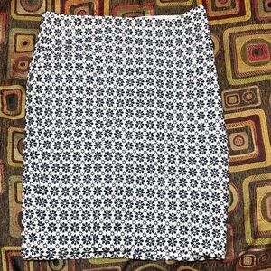 Ann Taylor Navy and White Patterned Pencil Skirt
